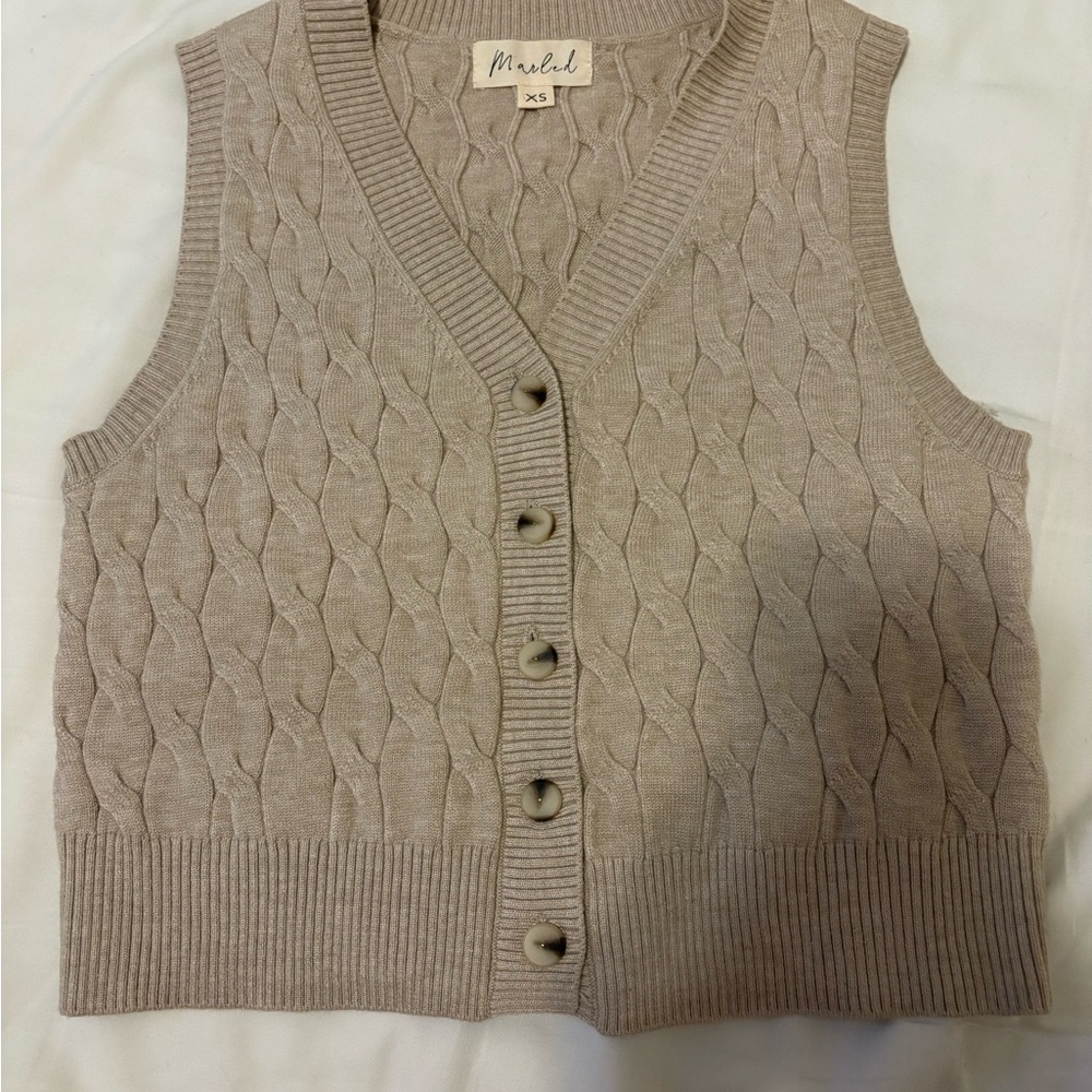 Mural Women's Beige Cable Knit Sweater Vest